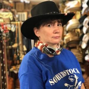 Meet your Posher, Debby